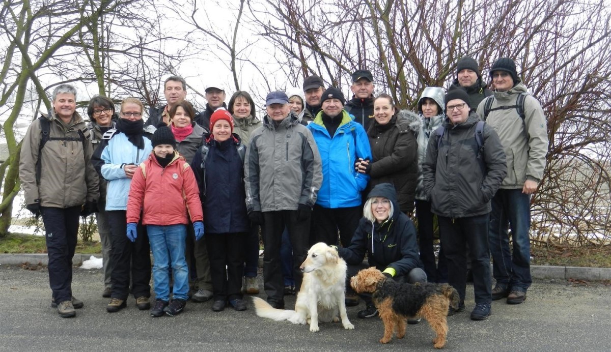 von links: Holger, Heike, Silke, Tessa, Andi, Silke, Jens, Simone, Kerstin, Friedrich, ???, Jürgen, Jens, Amie, Klaus, Manuela, Cindy, Sunny, Angela, Peter, Torsten, Romano