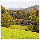 Blick von der hohen Strae Richtung Sebnitz. Im Hintergrund der Turm der Grenzbaude Sebnitz