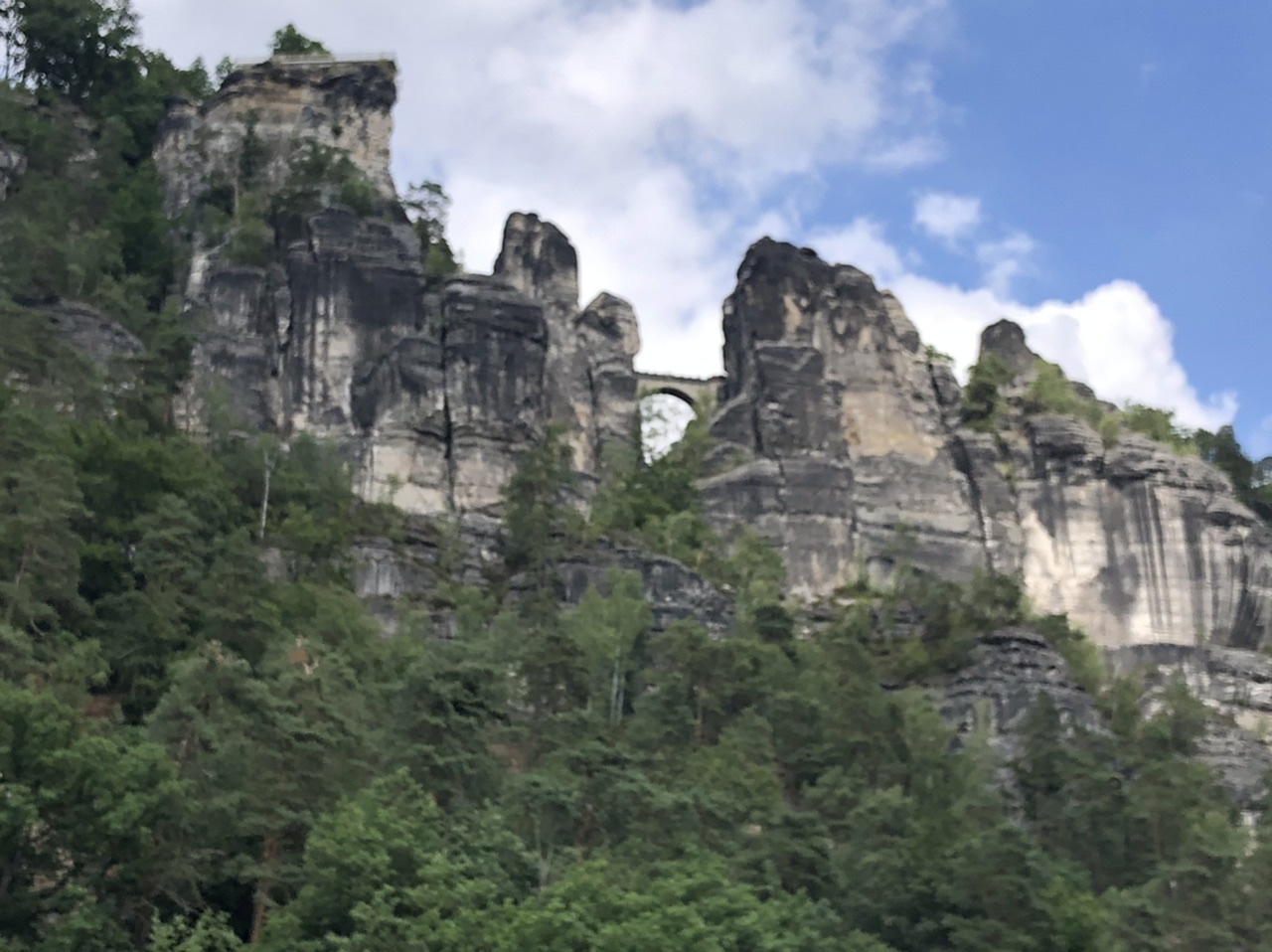 Blick zur Basteibrücke Blick zur Basteibrücke