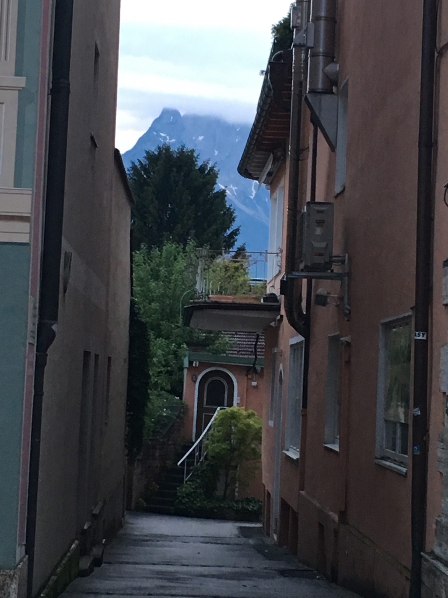 Blick zu den Bergen Blick zu den Bergen