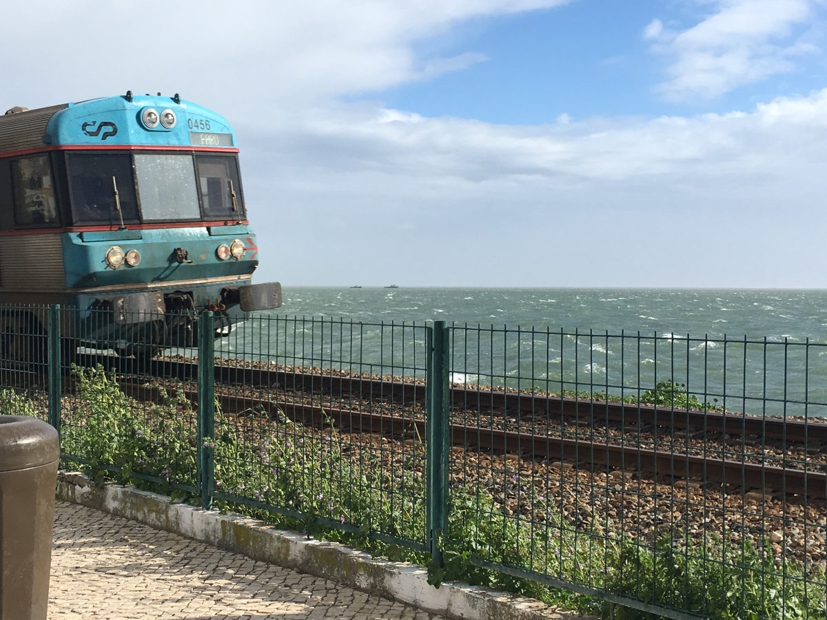 Zug direkt am Meer Zug direkt am Meer