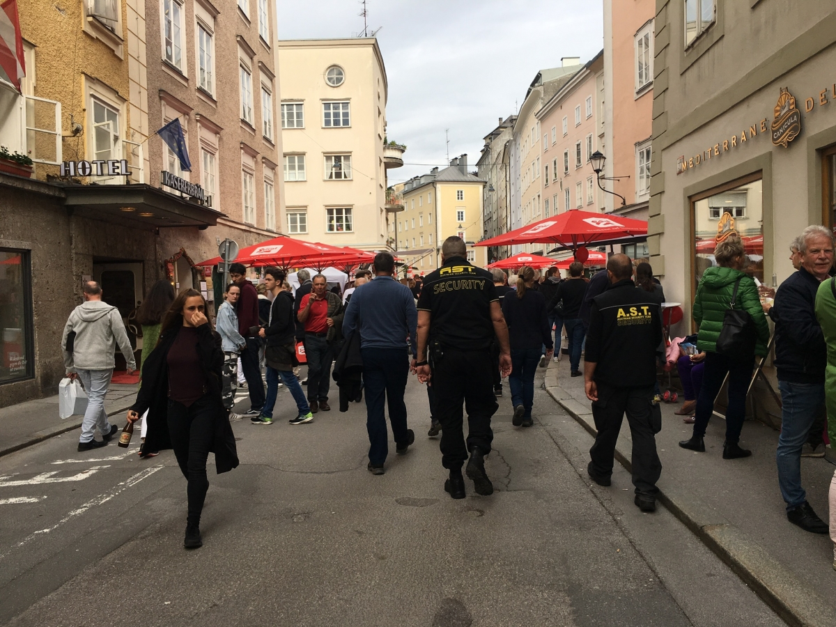 Gut behütet Gut behütet
