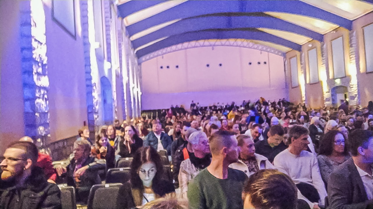 Volles Haus Volles Haus