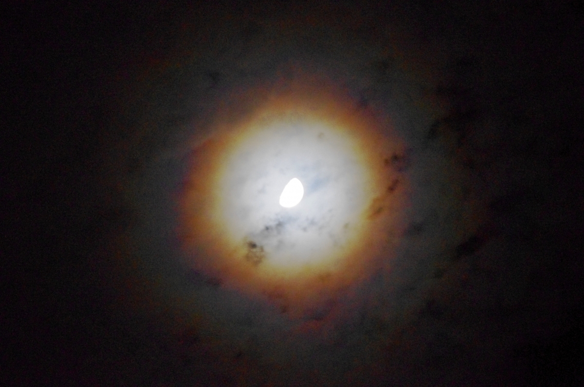 Korona um den Mond 