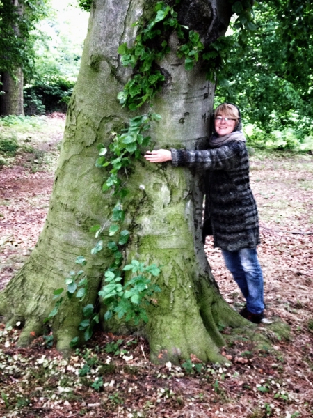 Die mit dem Baum tanzt Die mit dem Baum tanzt
